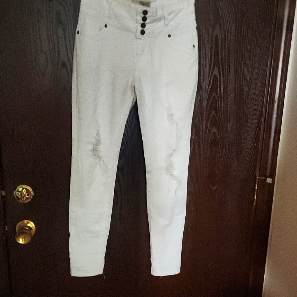 Hybrid Stretchy White Distressed Skinny Jeans 5